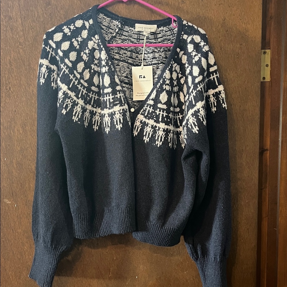 Stylish Women's Cardigan with White Pattern